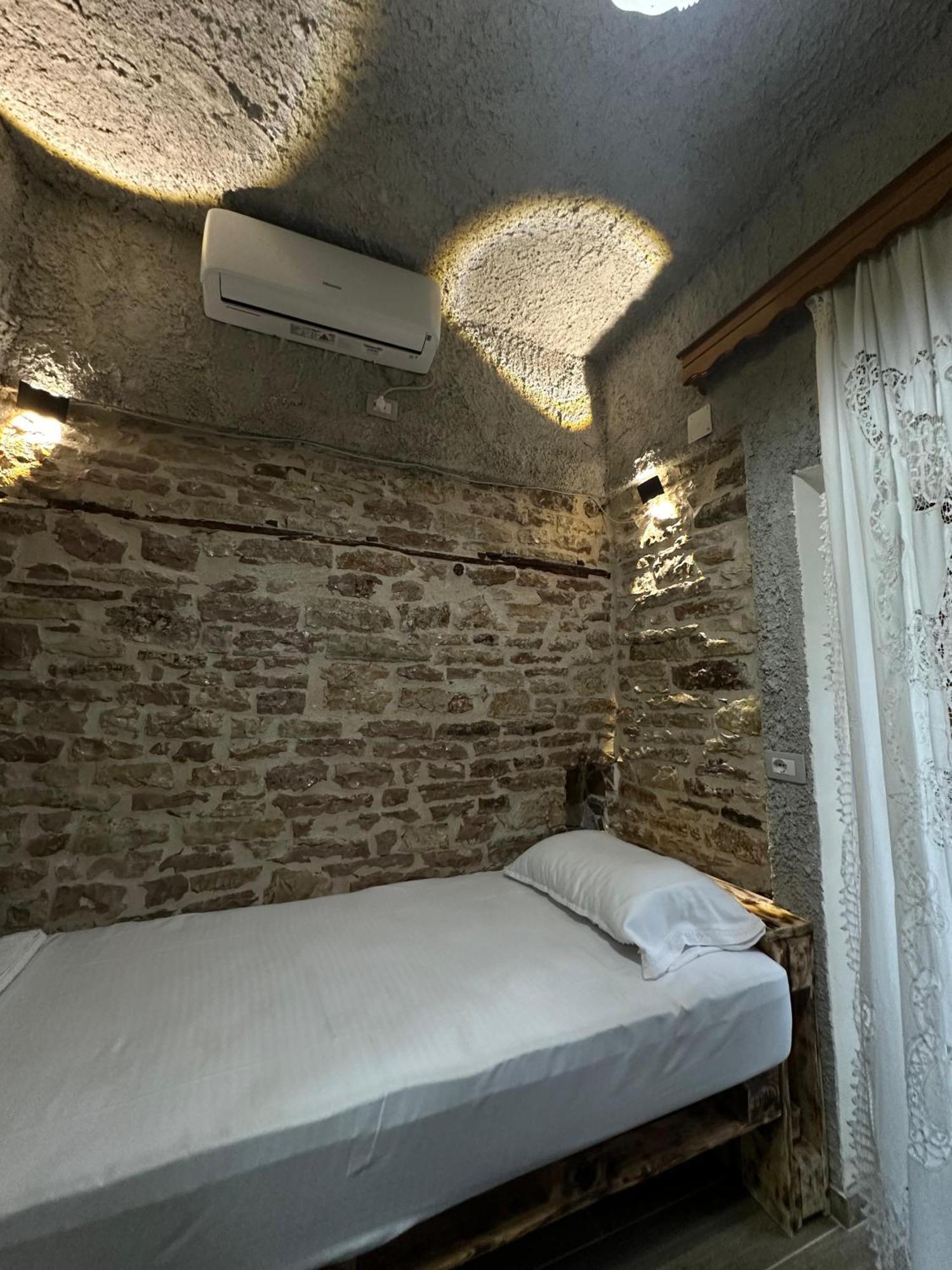 Guest House Lengo Gjirokaster Exterior photo